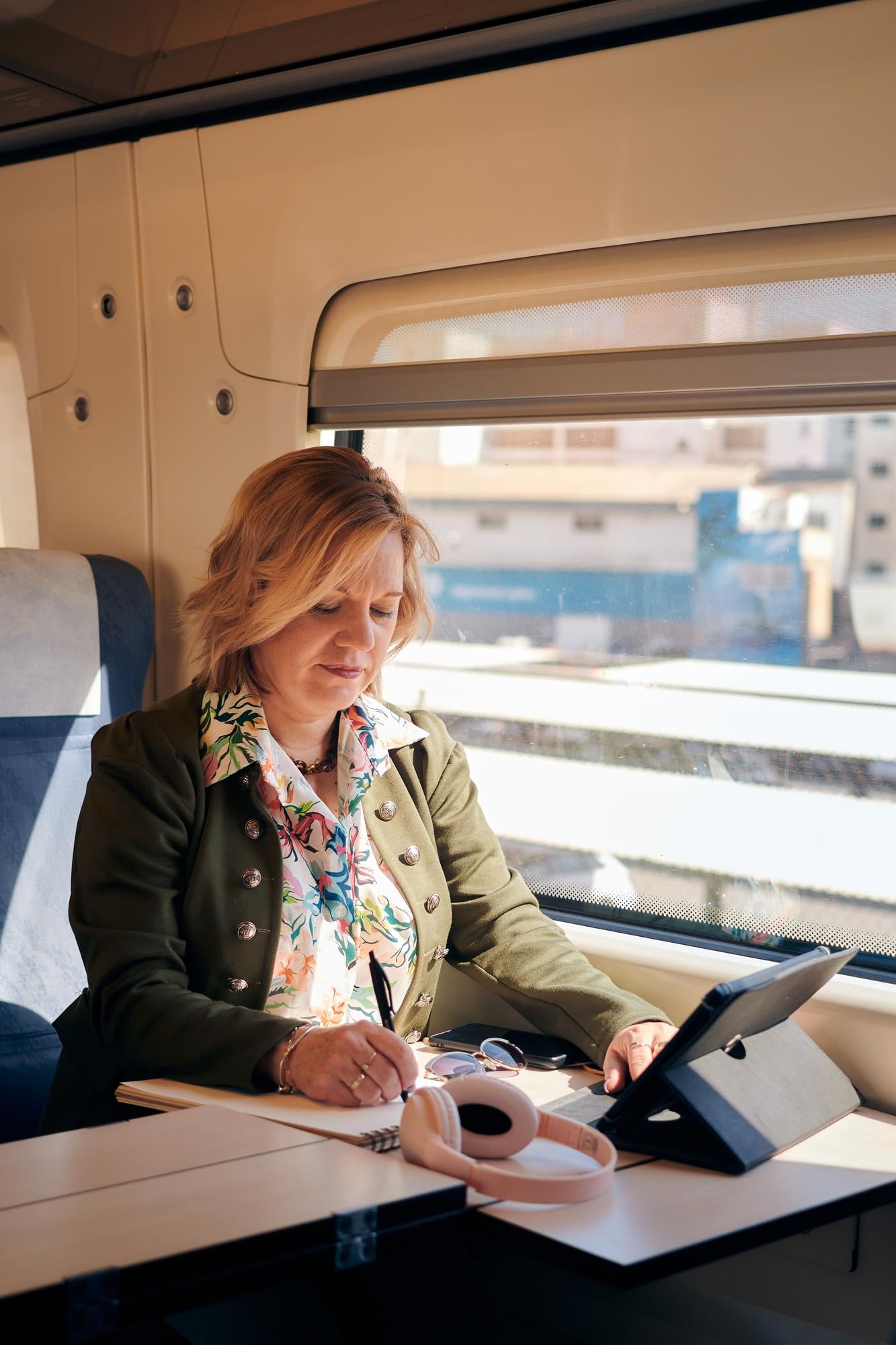 Bilety kolejowe dla firm – wygodne podróże służbowe