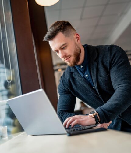 Dlaczego warto z nami pracować ?